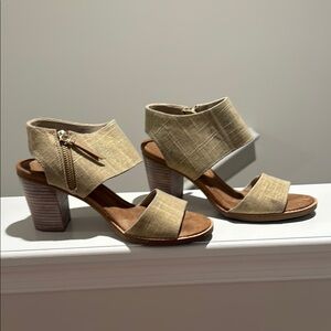 Toms heels